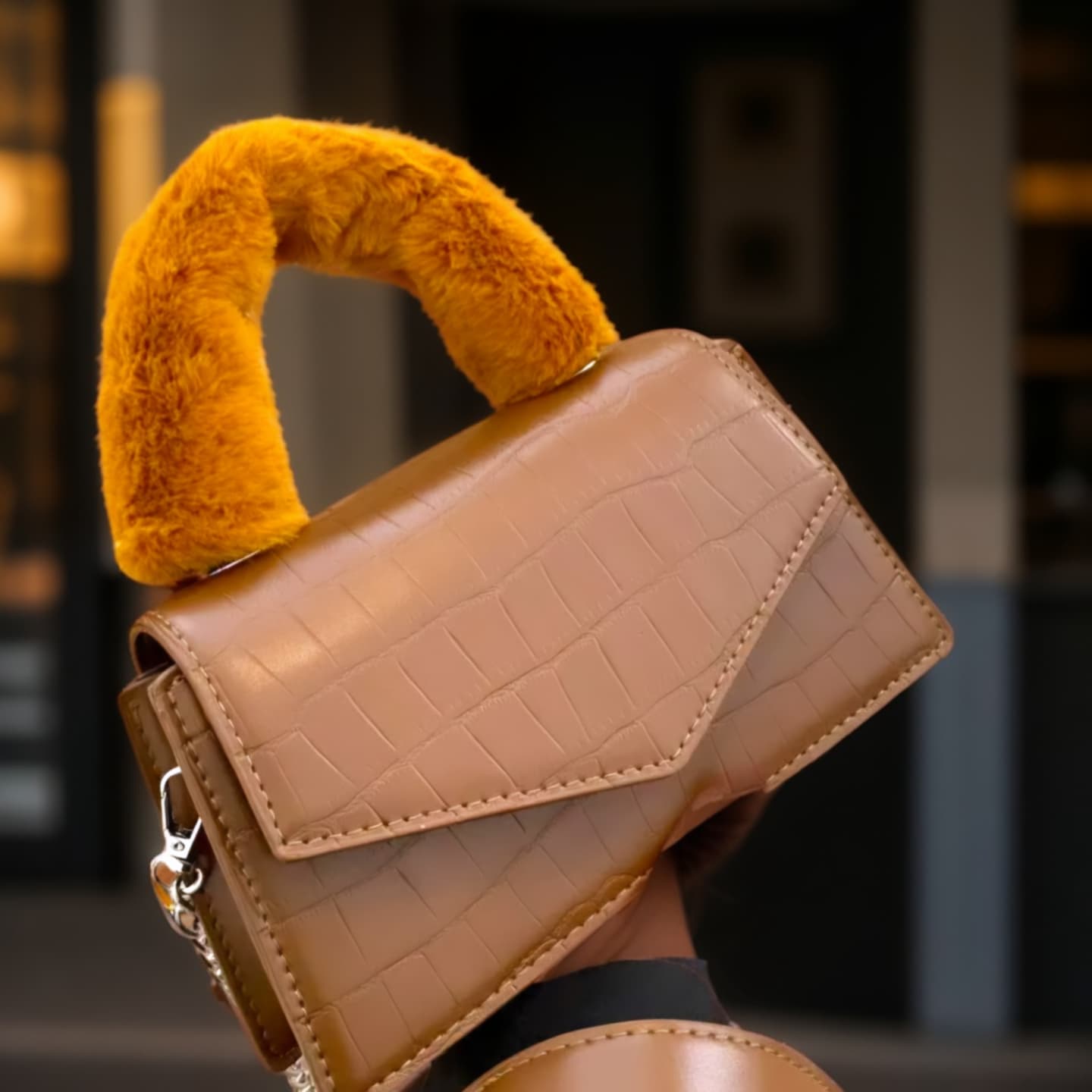 So clutch purse